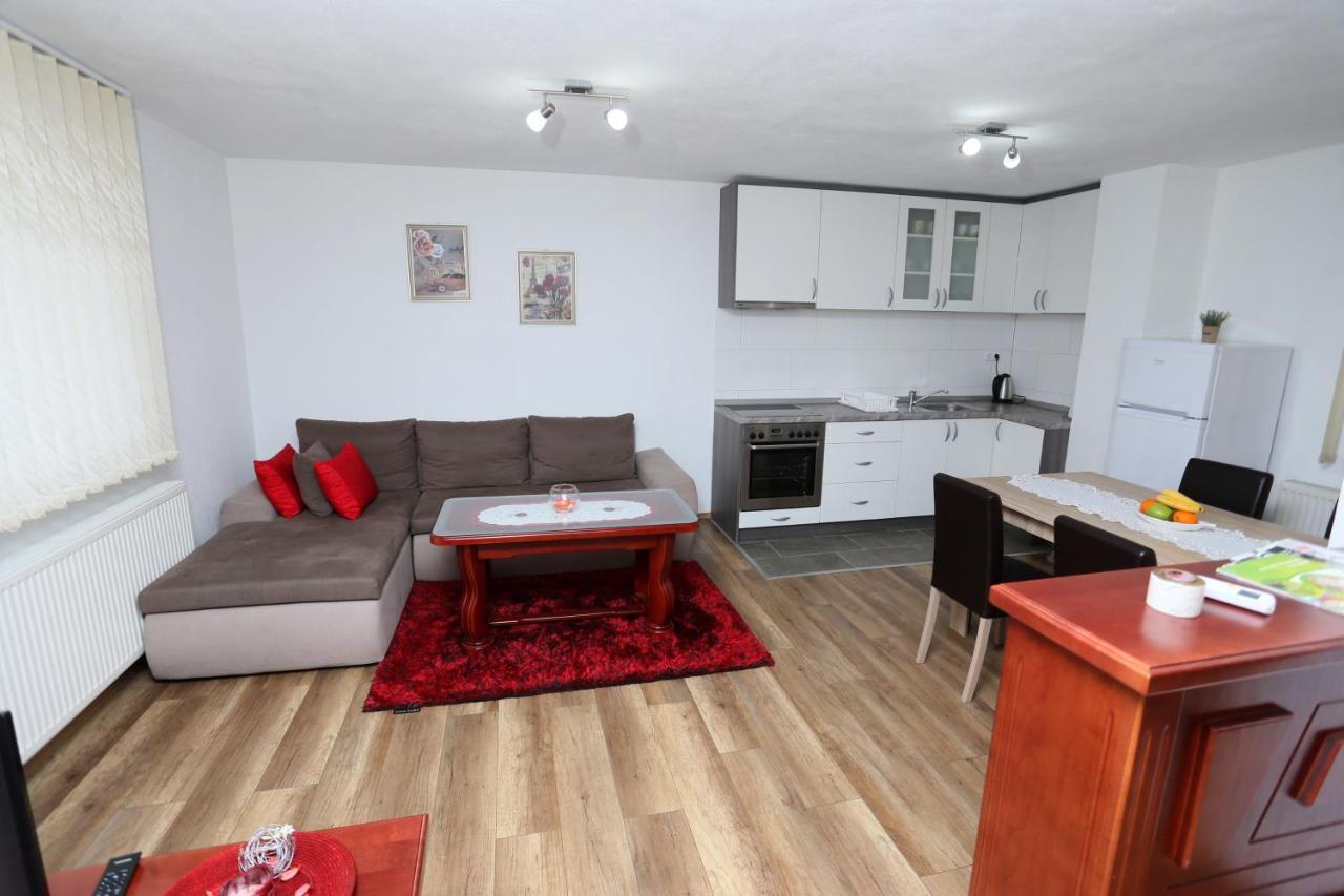 Apartmani Mila Laktaši Eksteriør billede